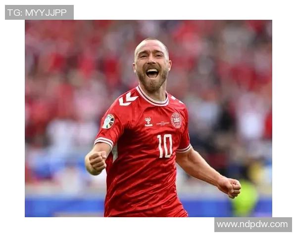 从绿茵场到解说席足球球星退役后全新身份的精彩转型之路