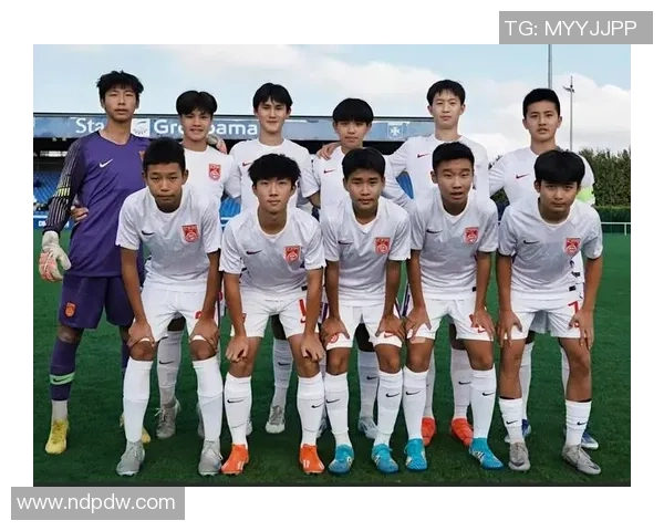 球星路人足球激情对决展现草根力量点燃全民运动热情 球星路人足球激情对决展现草根力量点燃全民运动热情