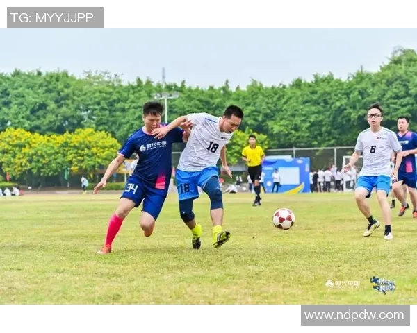 足球球星清凉玩水瞬间展现赛场外别样精彩风采 足球球星清凉玩水瞬间展现赛场外别样精彩风采